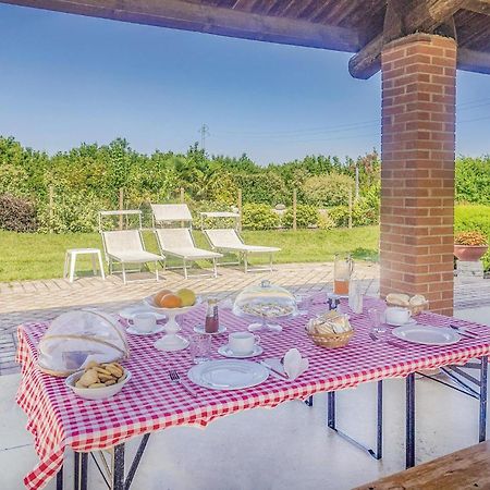 Awesome Home In Ariano Nel Polesine With Kitchen San Basilio ภายนอก รูปภาพ