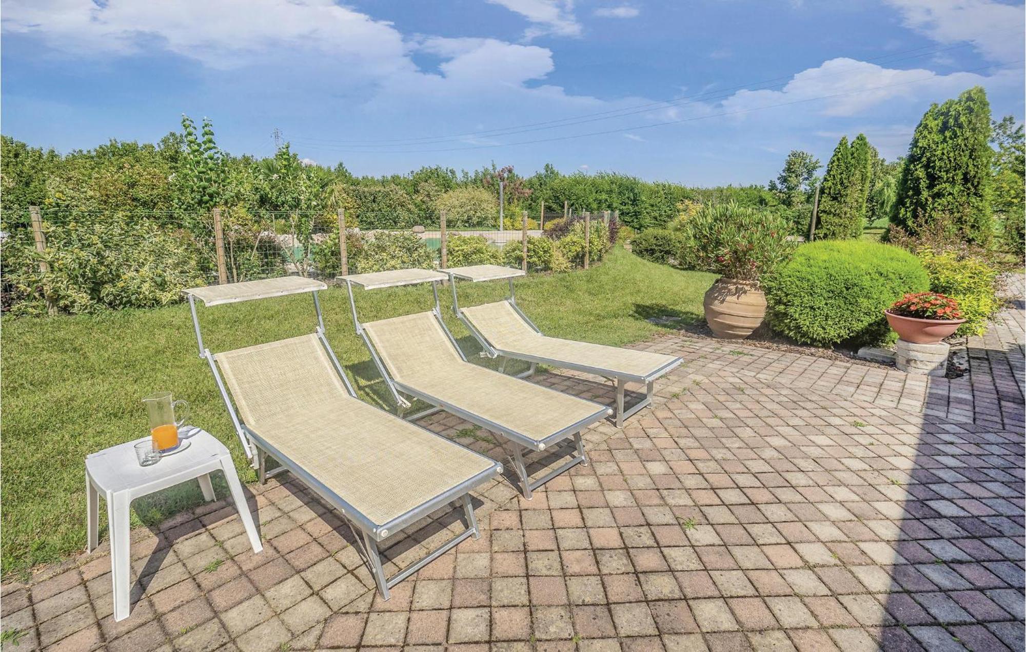 Awesome Home In Ariano Nel Polesine With Kitchen San Basilio ภายนอก รูปภาพ